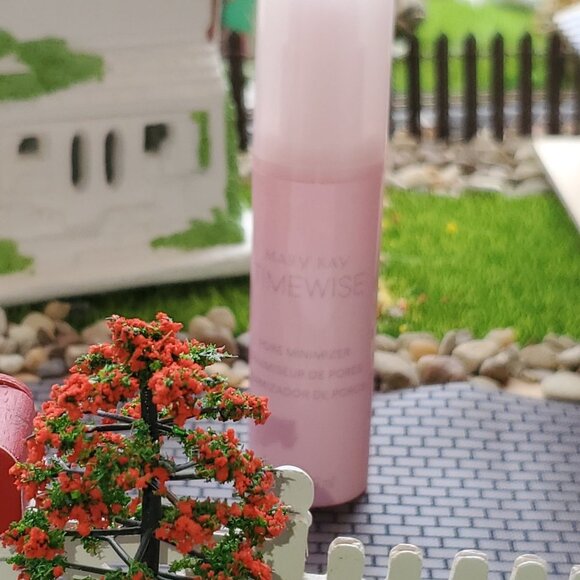 Mary Kay TimeWise Pore Minimizer - Picture 4 of 7
